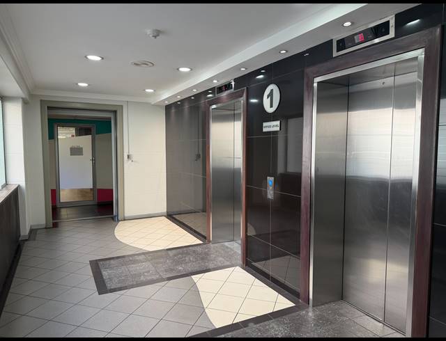 458M² BUILDING TO LET IN CLAREMONT
